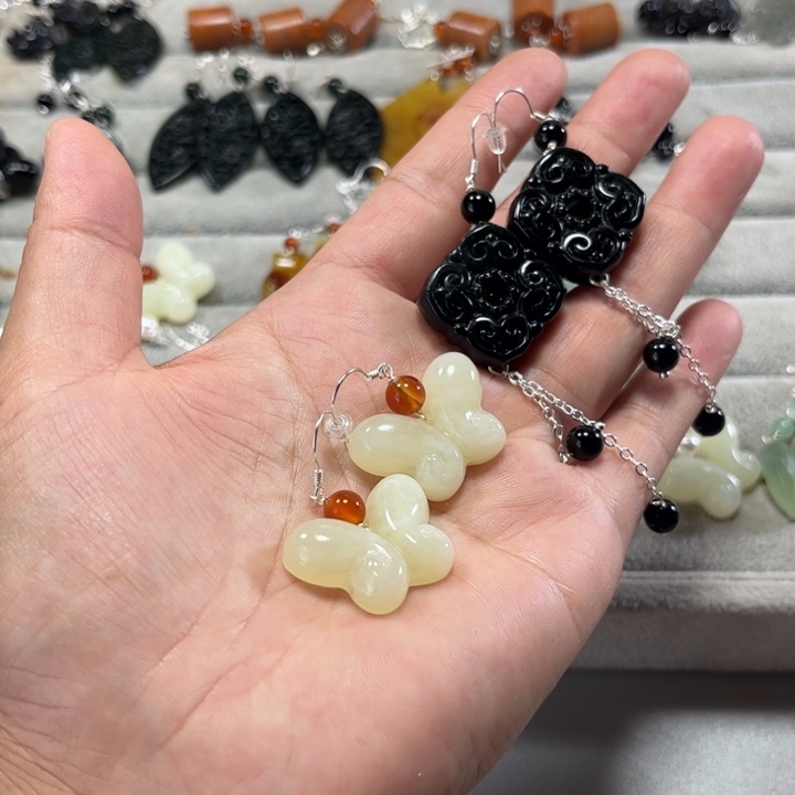 合金蛇纹石玉耳饰