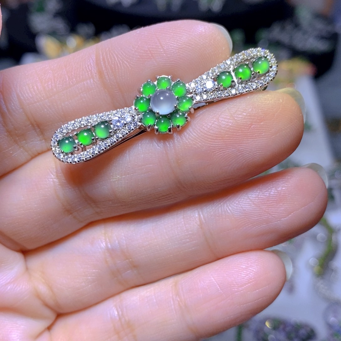 翡翠颈饰银S925镶嵌天然翡翠