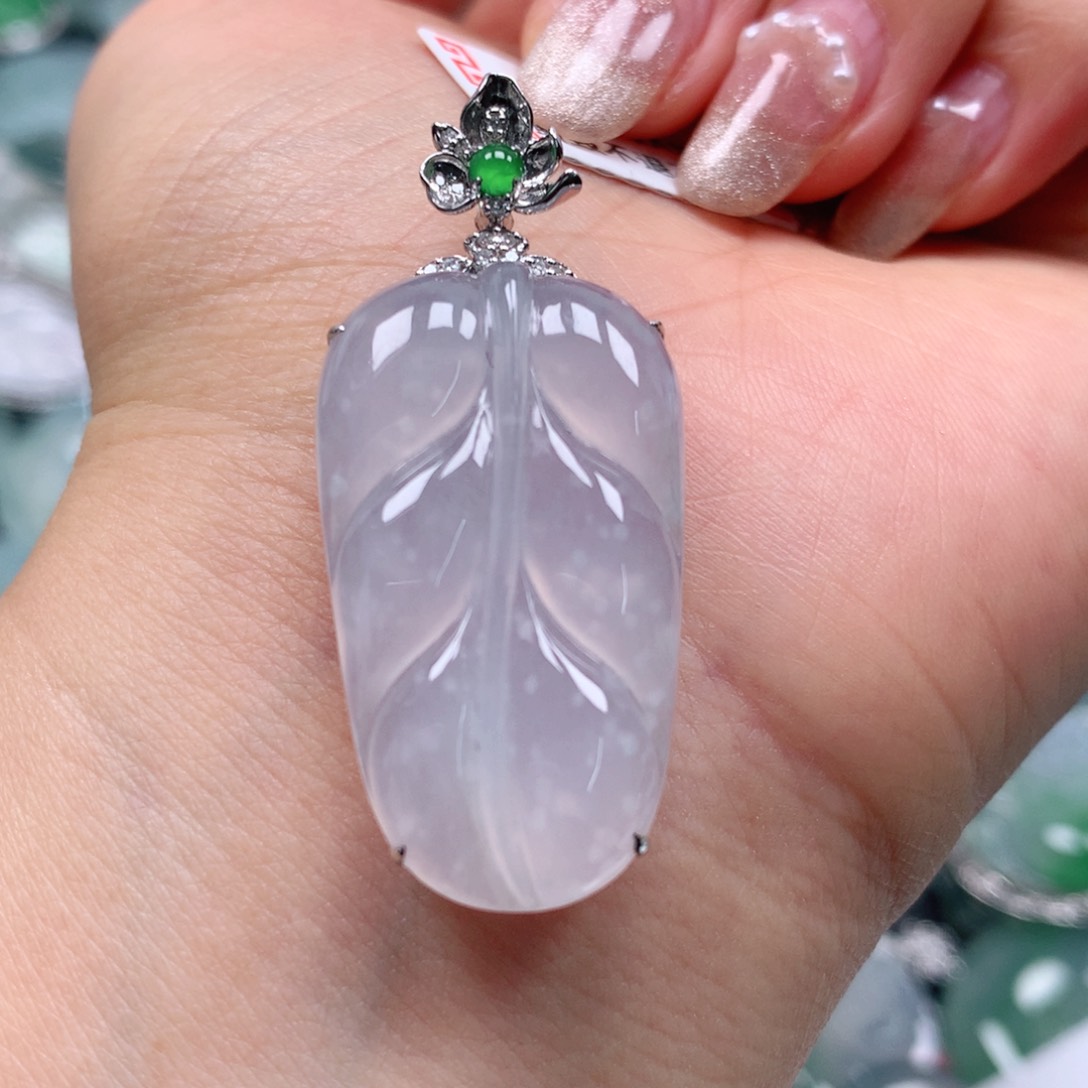 翡翠颈饰18K金镶嵌天然翡翠