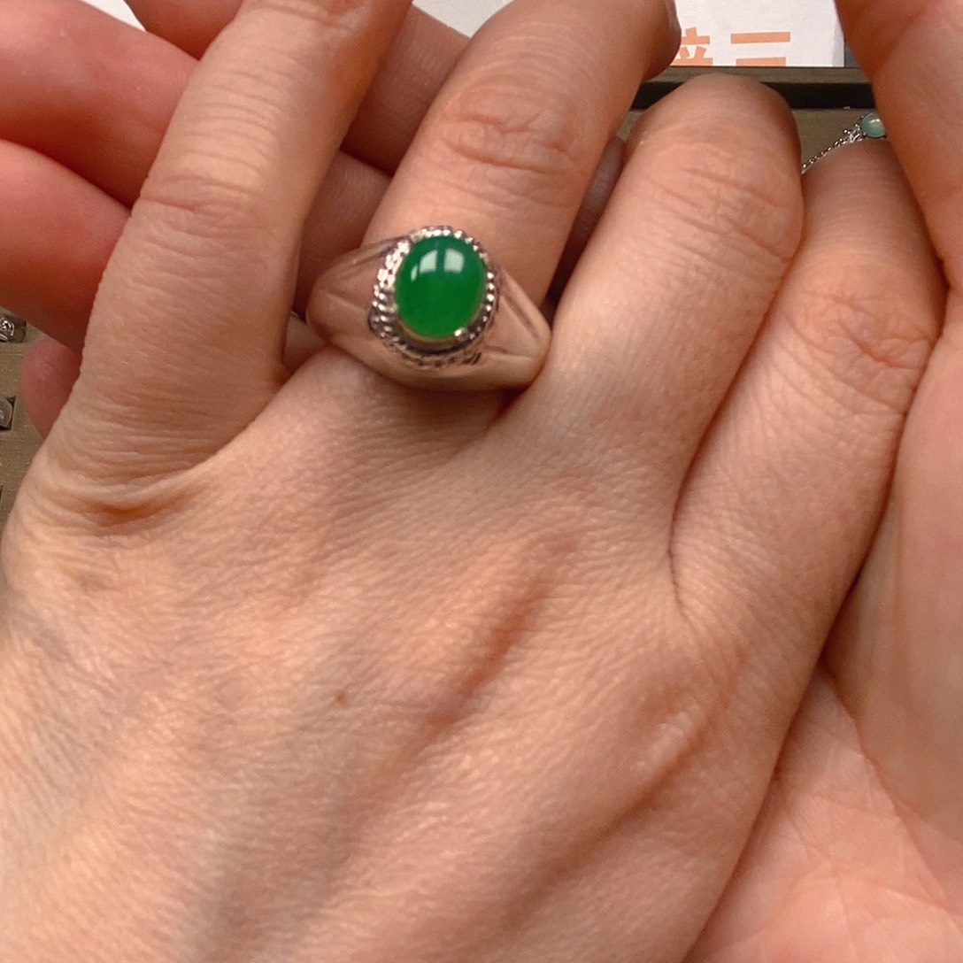 翡翠戒指未镶嵌翡翠蛋面