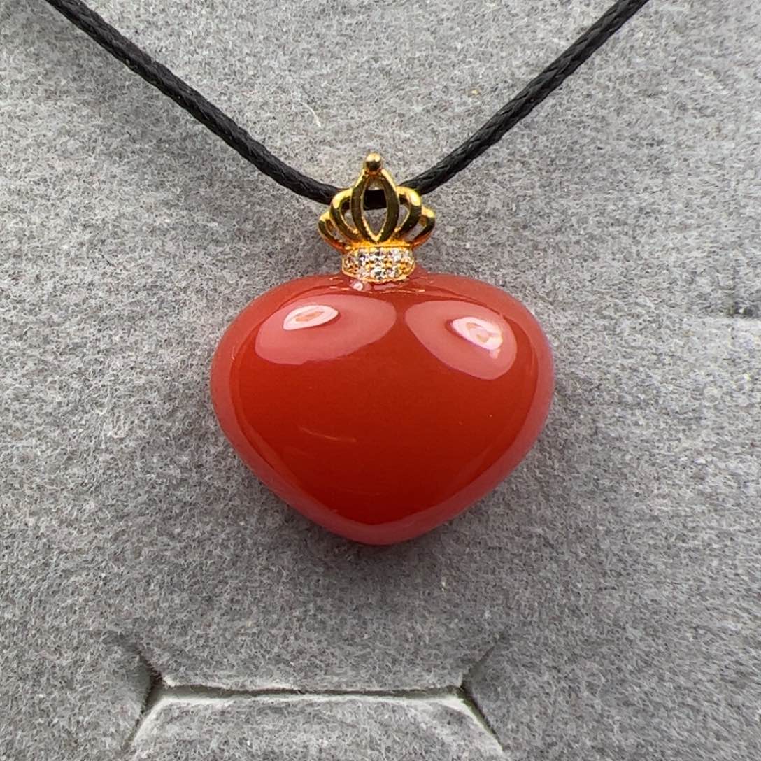 18K金镶嵌吊坠南红玛瑙