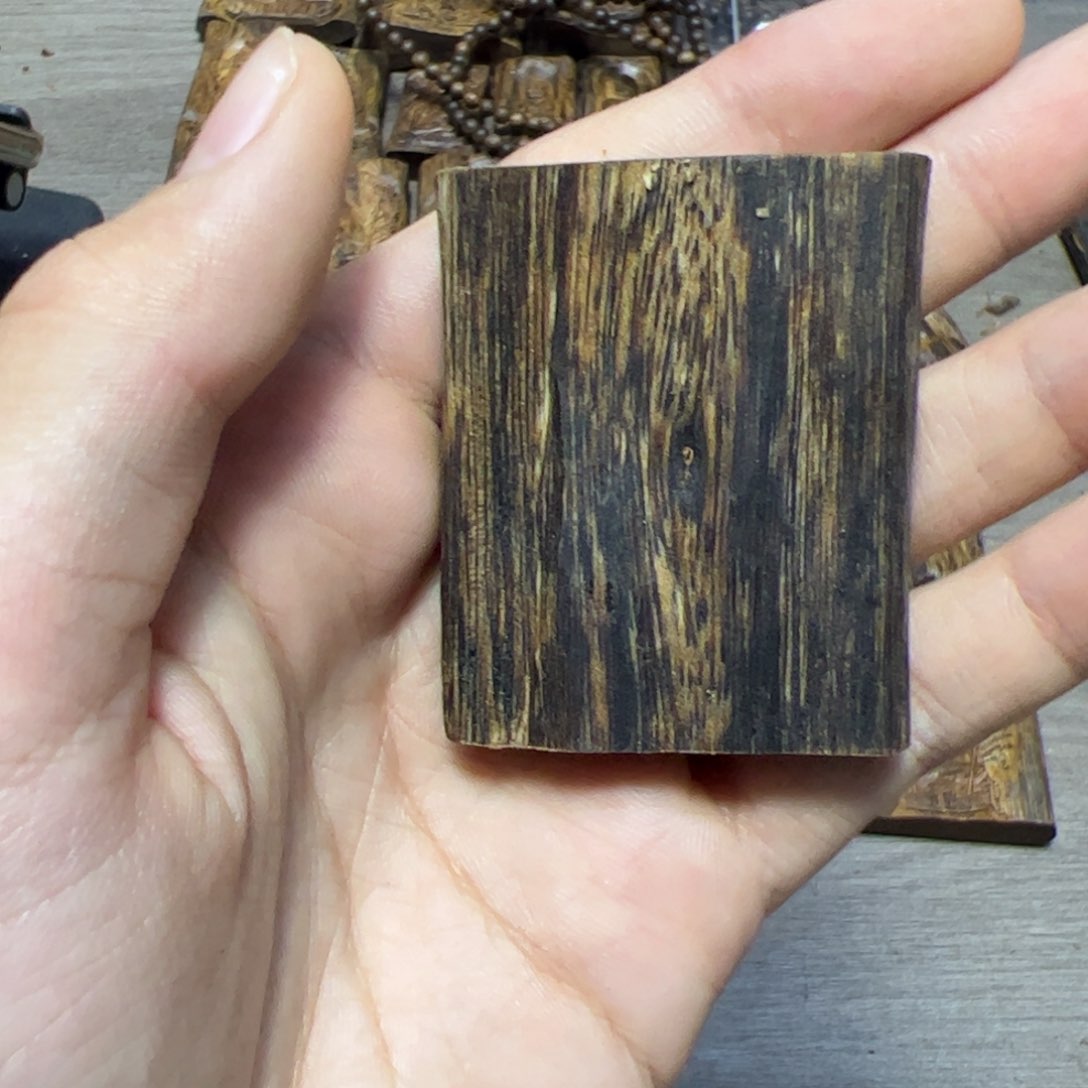 沉香木吊坠糖结牌牌11.6克