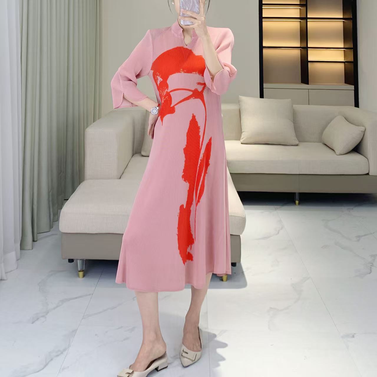 【罗米米专享25001】2025春款大妈褶皱大气显瘦连衣裙