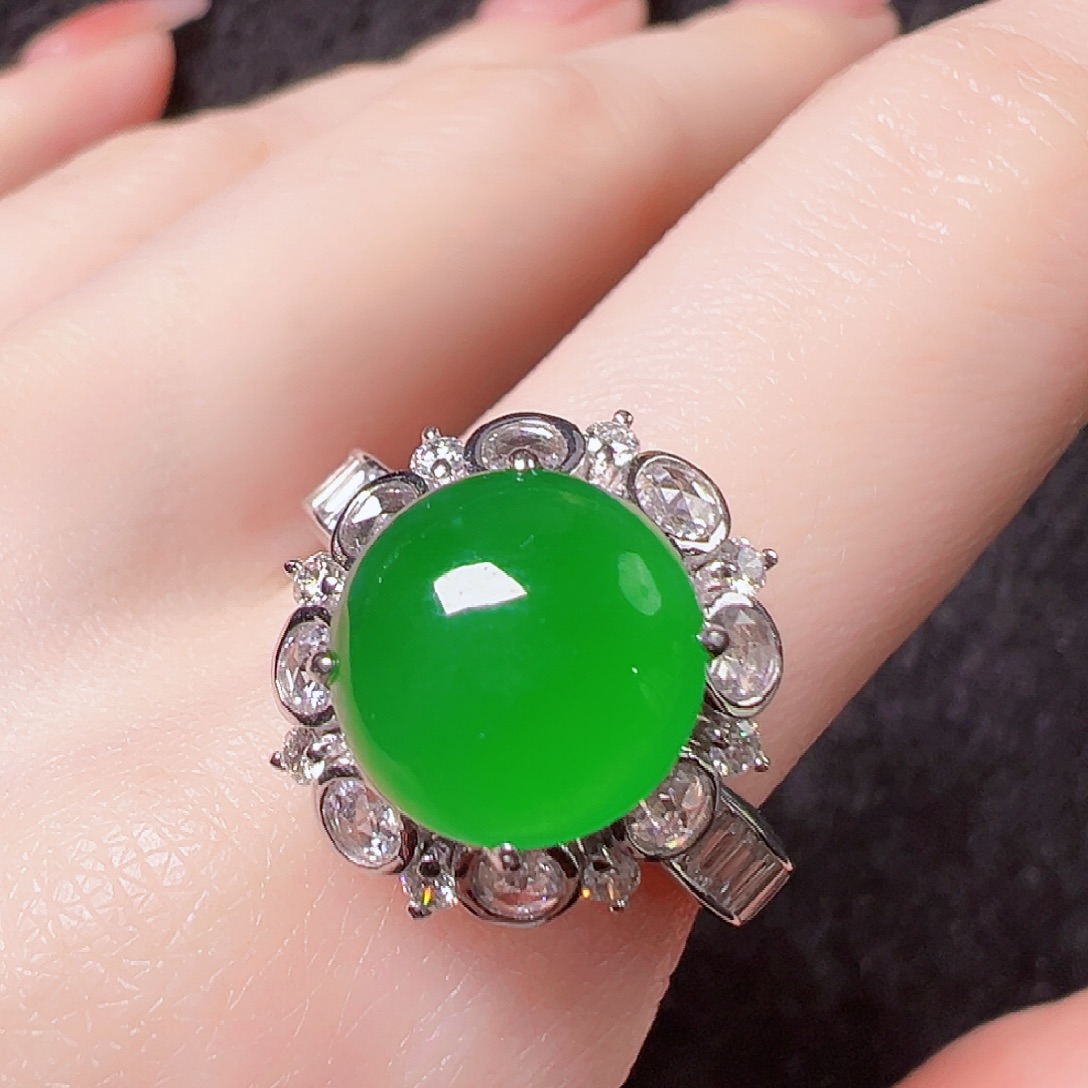 翡翠18K金镶嵌戒指签收后24小时鉴赏期，过时不退