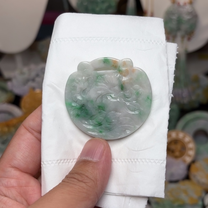 翡翠未镶嵌颈饰吊坠