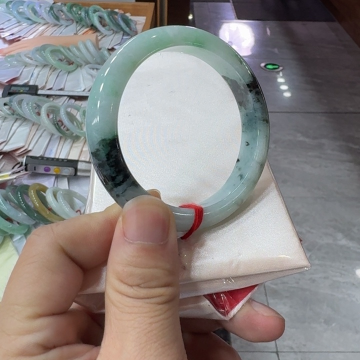 翡翠手镯未镶嵌纯天然缅甸翡翠A货买断