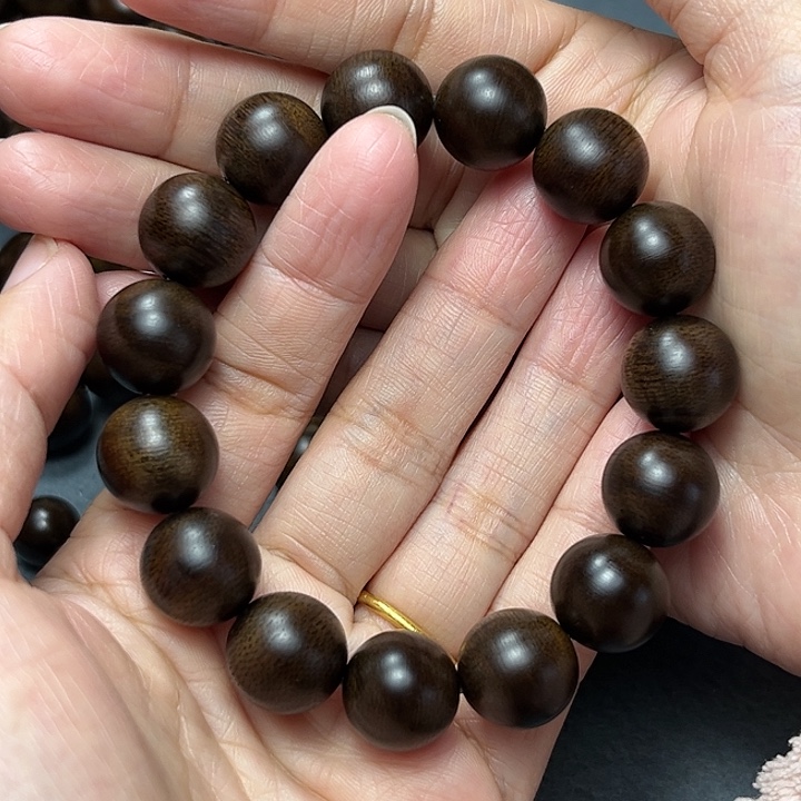 沉香手串白棋玉化