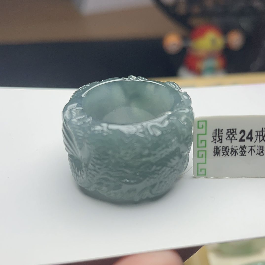 天然翡翠23号圈口蛟龙雕刻扳指