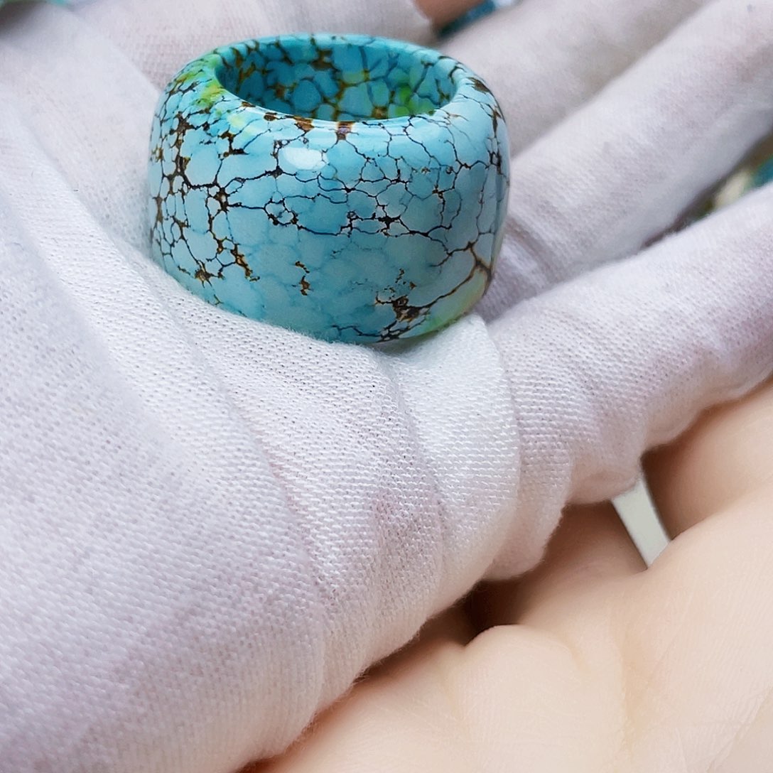 绿松石未镶嵌饰品