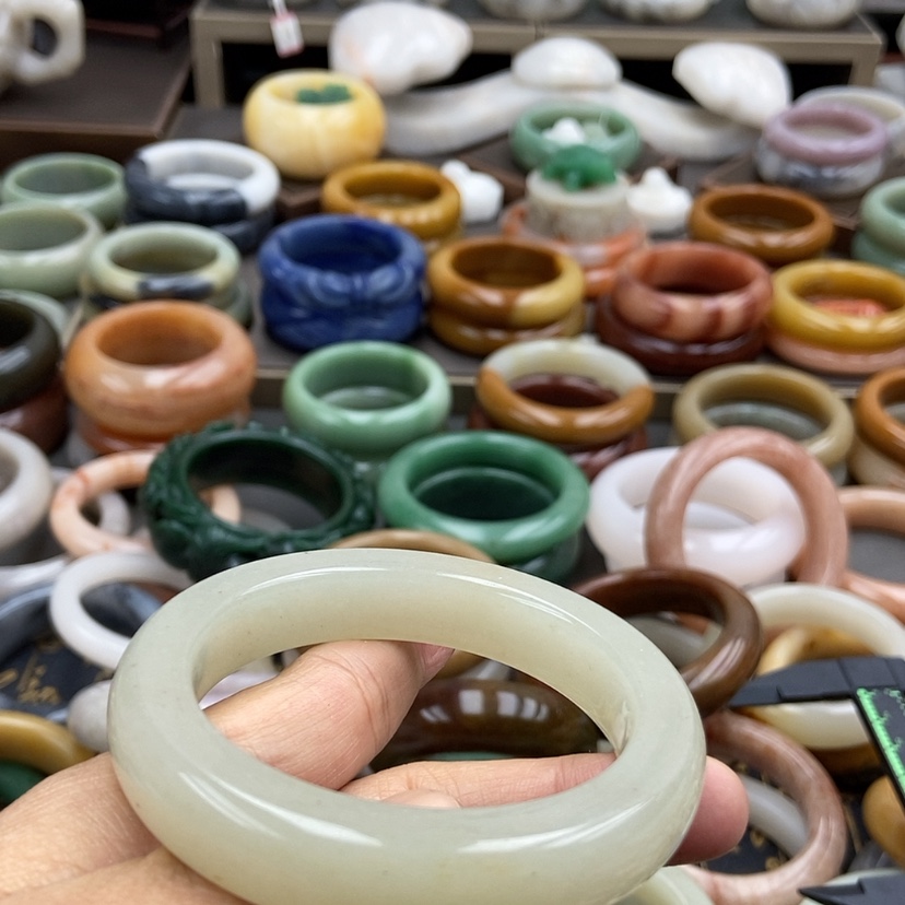 【闪购商品】石英质玉手镯58未镶嵌观*