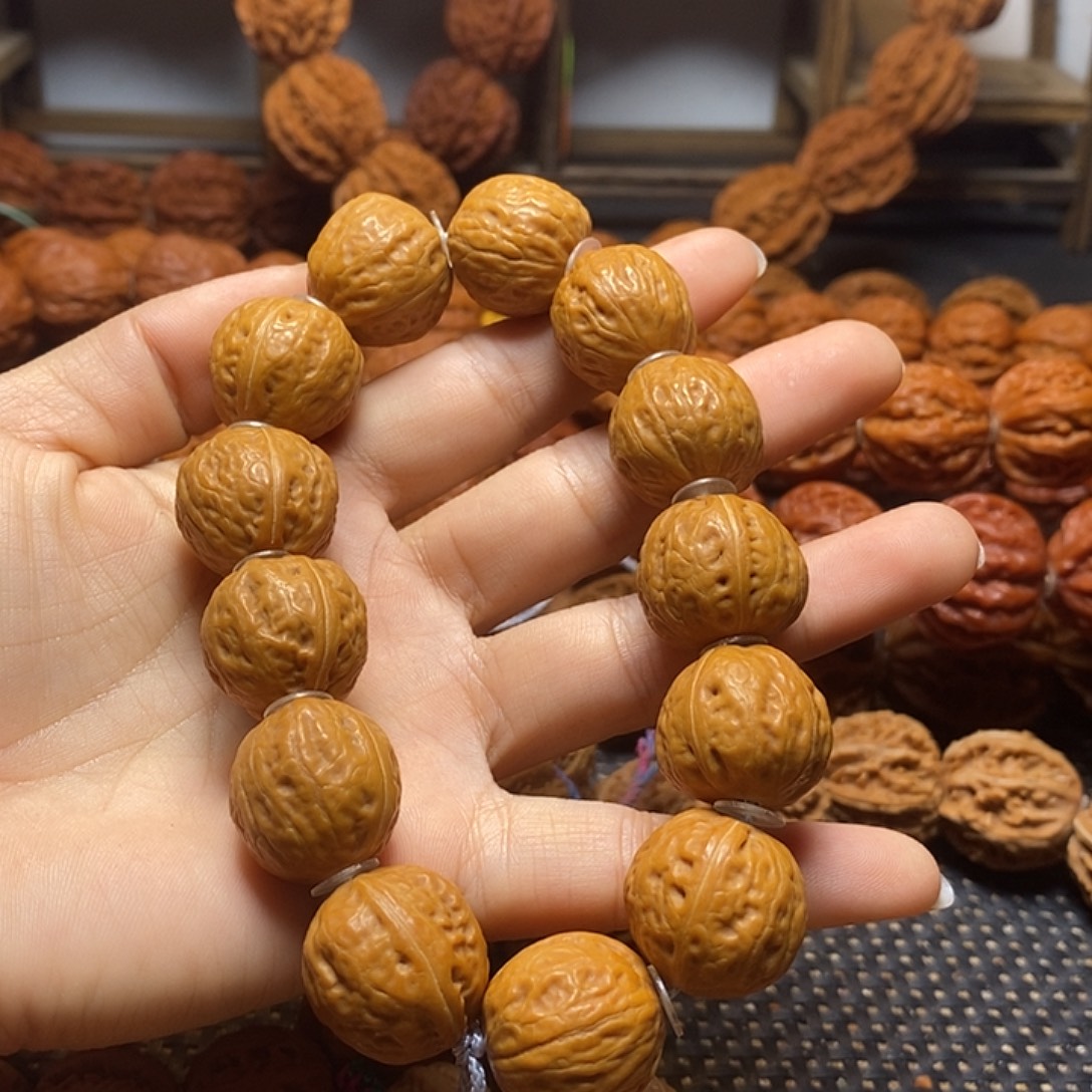 G***o文玩核桃手串光头足球手串