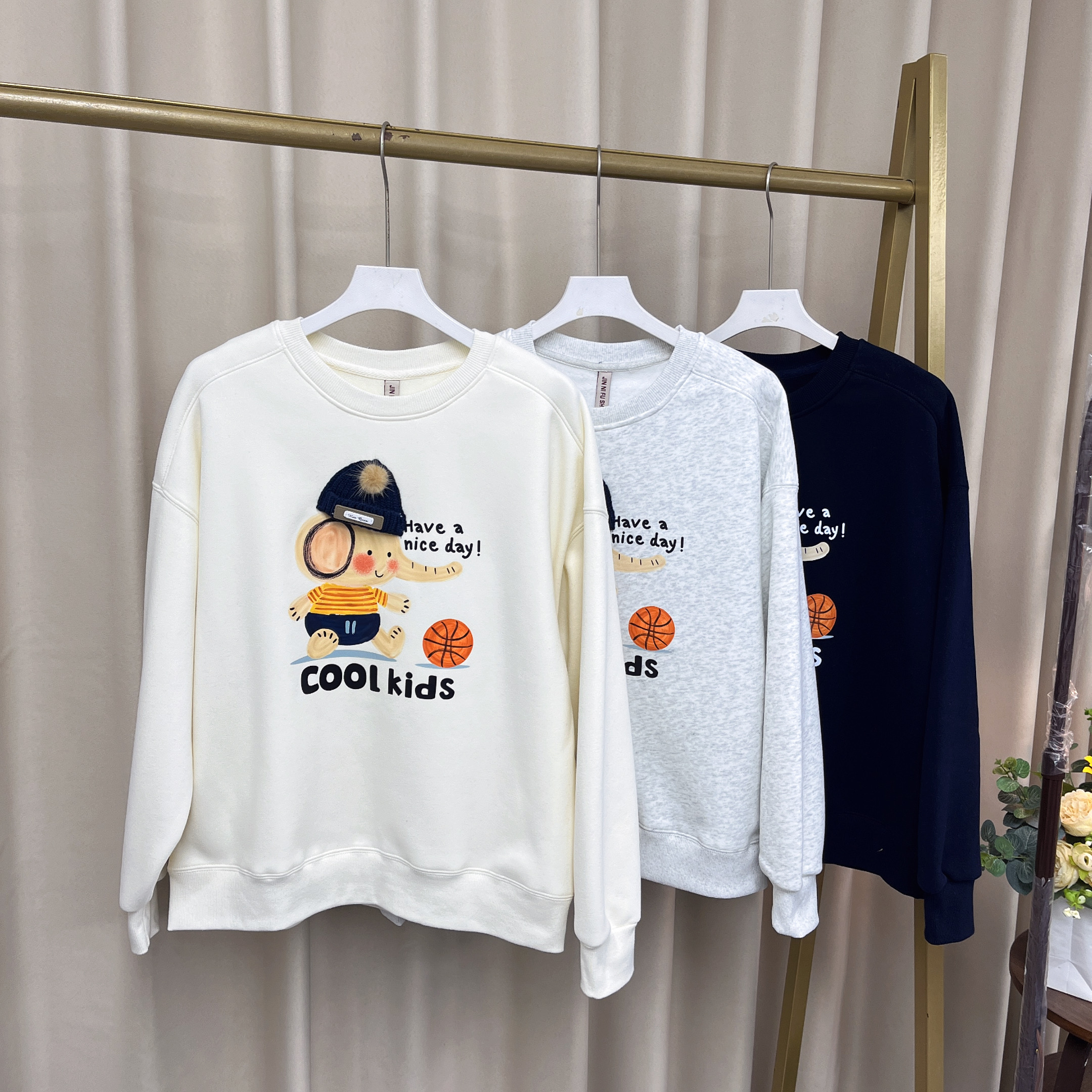 037女装卫衣秋冬加绒保暖小象圆领卫衣