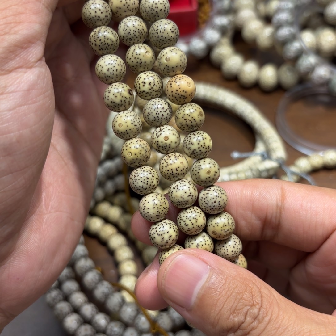 星月菩提手串星月石玉料9圆