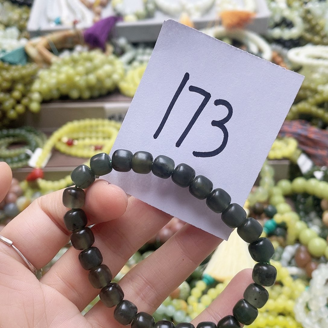 未镶嵌蛇纹石玉手链