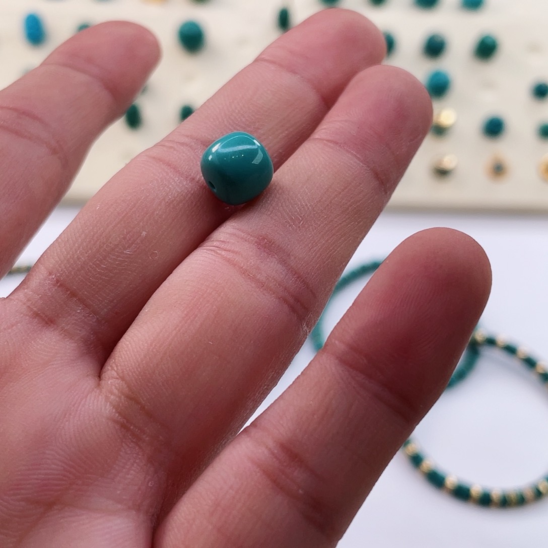 绿松石颈饰未镶嵌