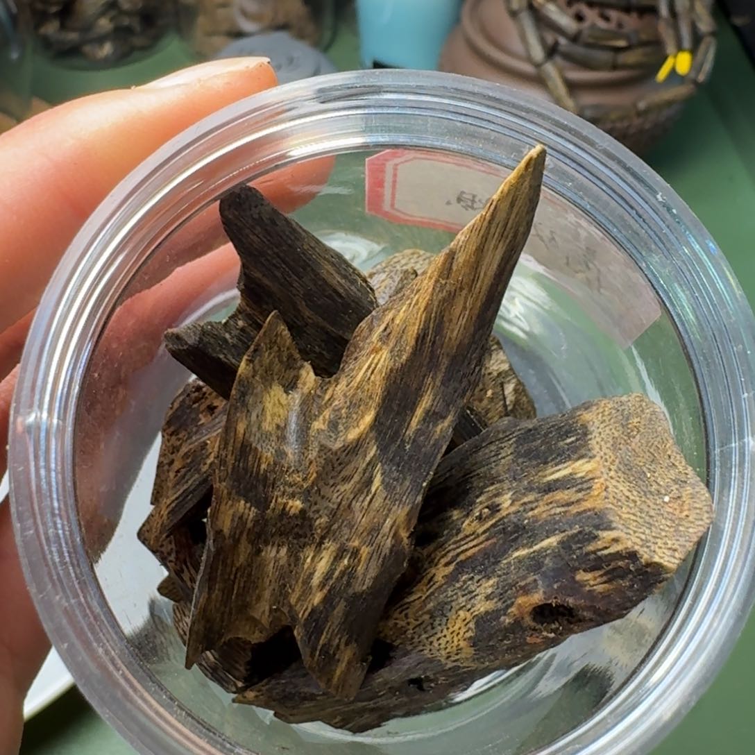 沉香手把件海南陆河高端老块料41克