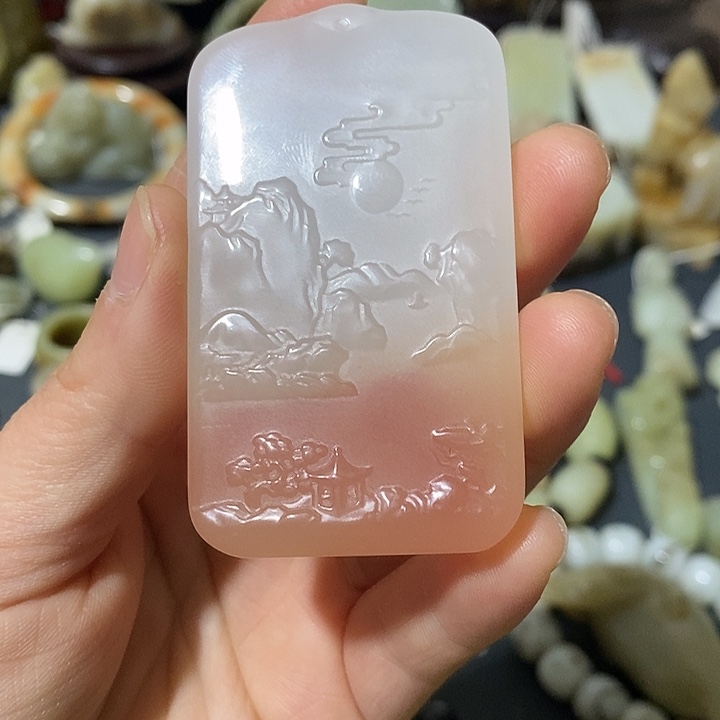 用***欧和田玉（糖玉）未镶嵌颈饰