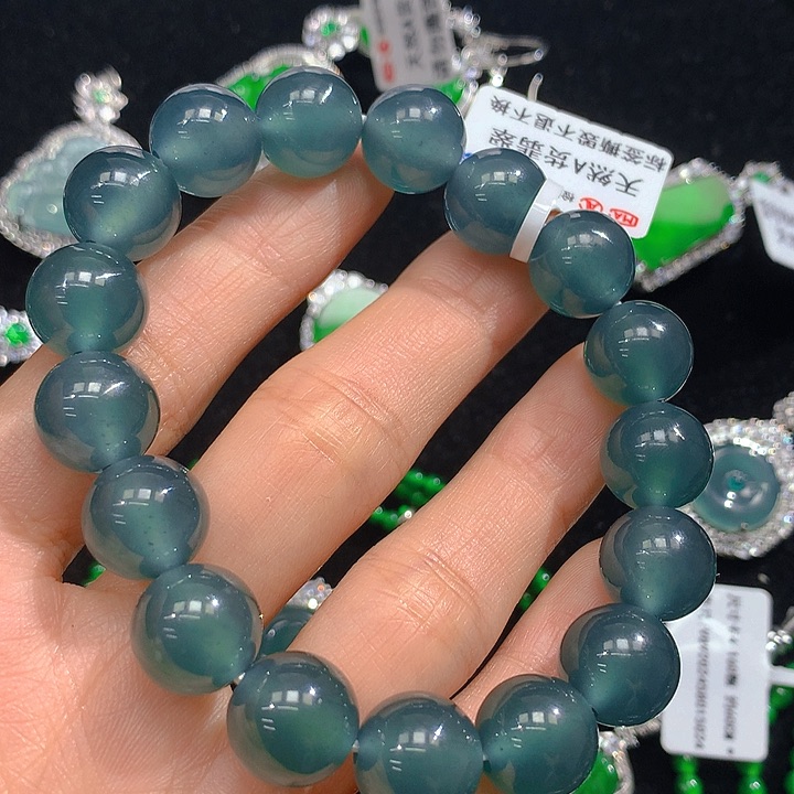 翡翠手链未镶嵌翡翠