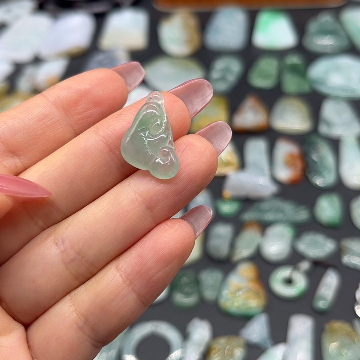 【闪购商品】翡翠颈饰未镶嵌如意