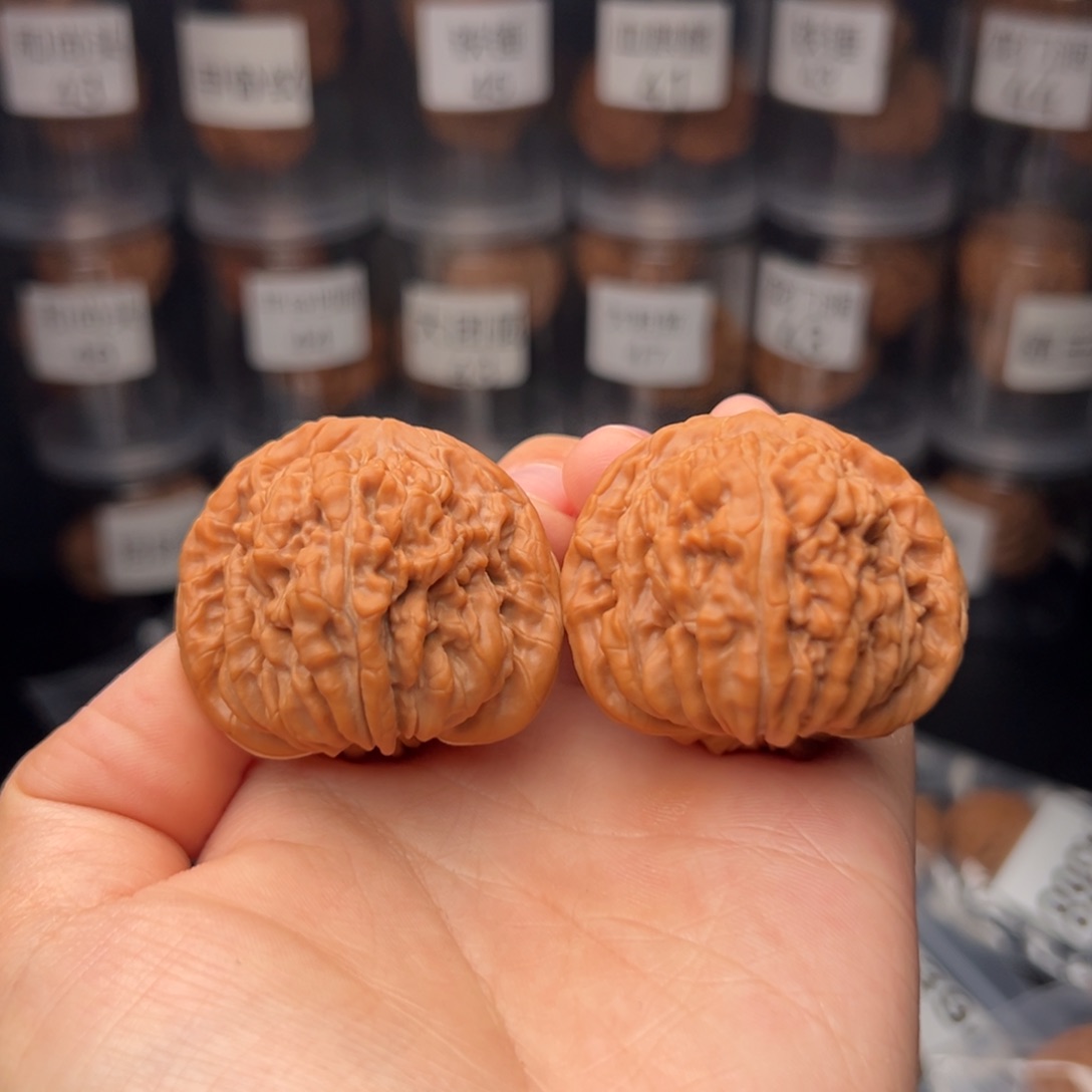 文玩核桃吊坠正****y四座楼