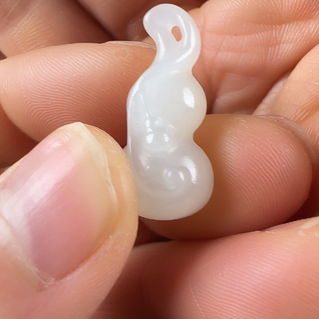 青***绿和田玉（糖玉）未镶嵌挂件