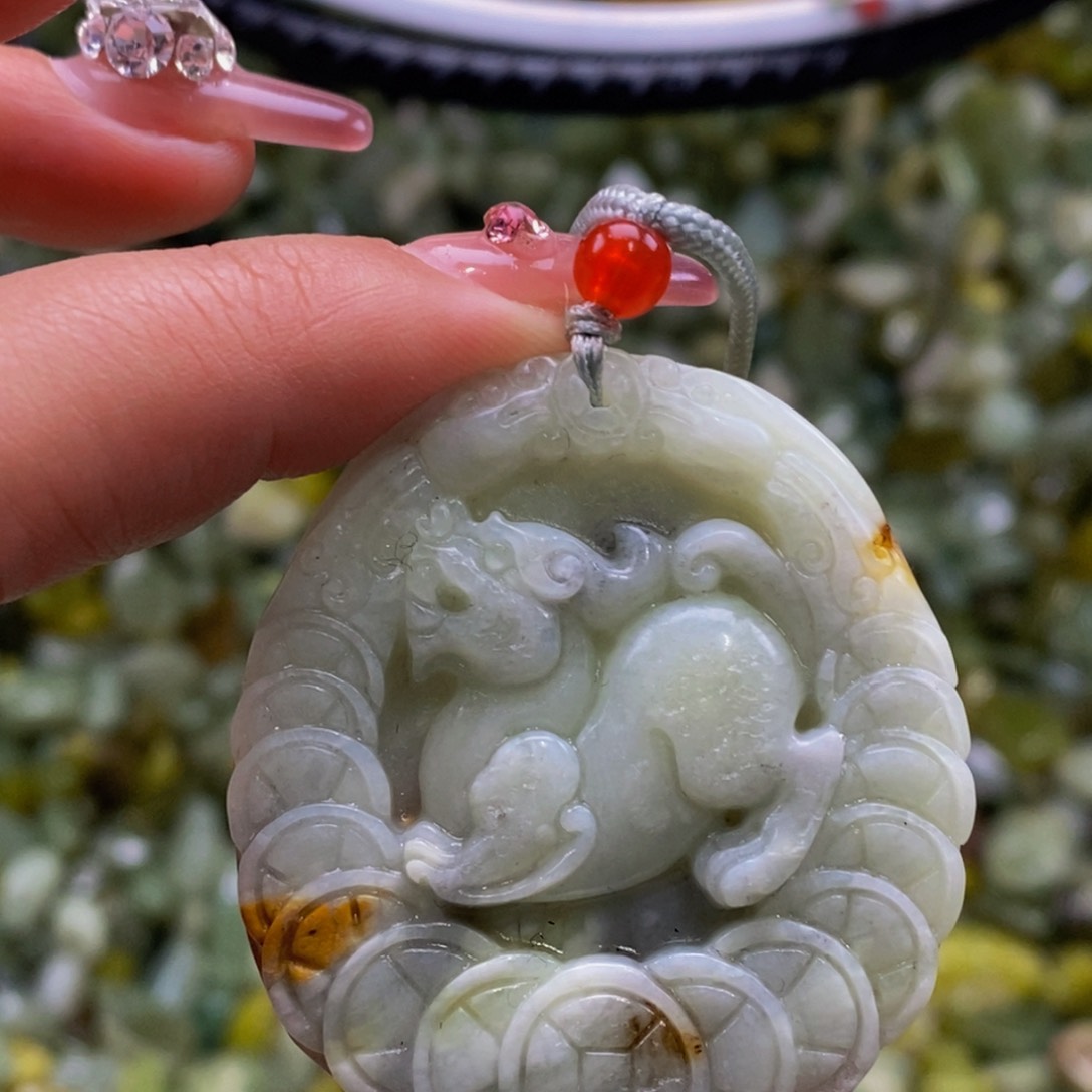 蛇纹石玉颈饰未镶嵌