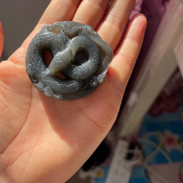 岫玉蛇盘吊坠项链