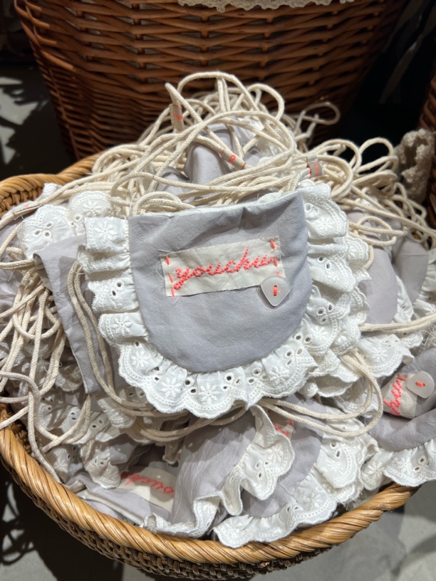 老莫推荐刺绣小包包