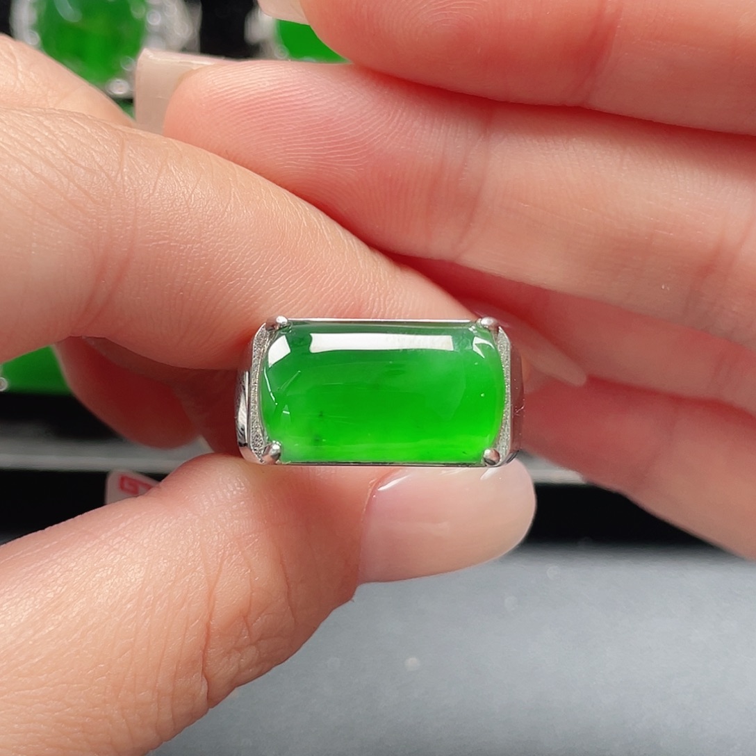 翡翠银S925镶嵌戒指没有运费险3605