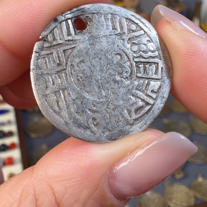 金属材质配件一个