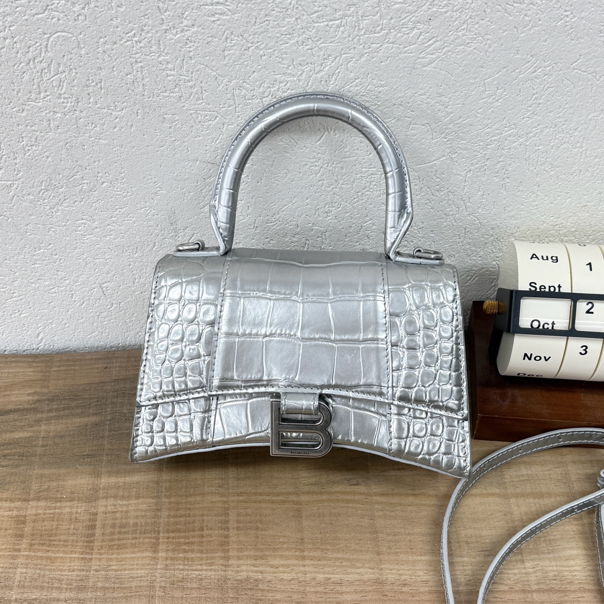 95新 Balenciaga/巴黎世家 【年末大促】银色鳄压xs沙漏斜挎包