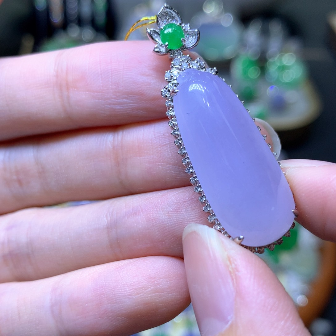 【闪购商品】翡翠颈饰18K金镶嵌翡翠吊坠项链