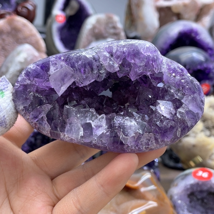 水晶摆件未镶嵌捡漏