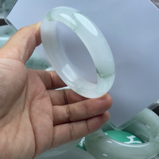 石英质玉（金丝玉）未镶嵌手镯