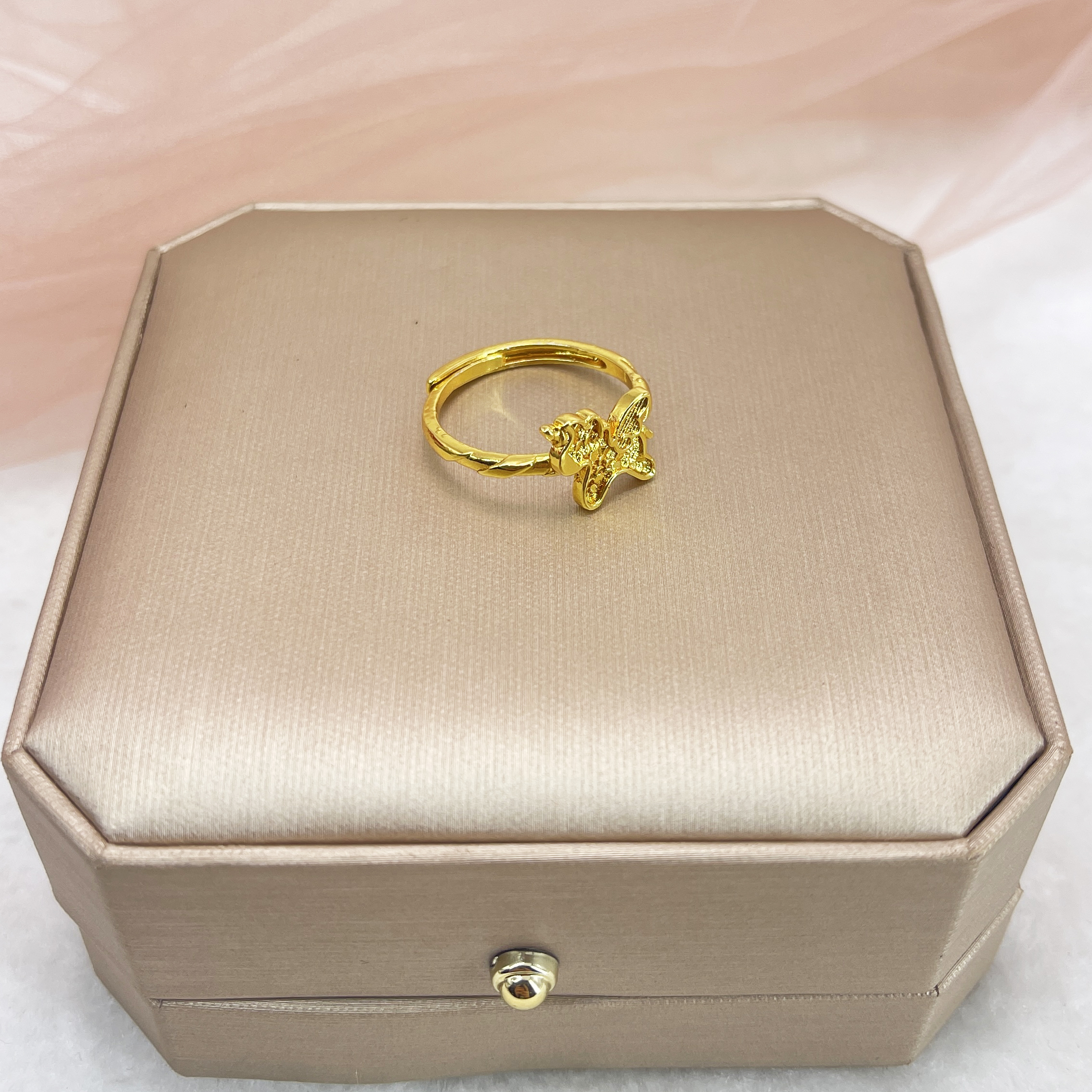 铜合金戒指 金色独角兽戒指轻奢小众设计感鱼鳞小马指环百搭批发P