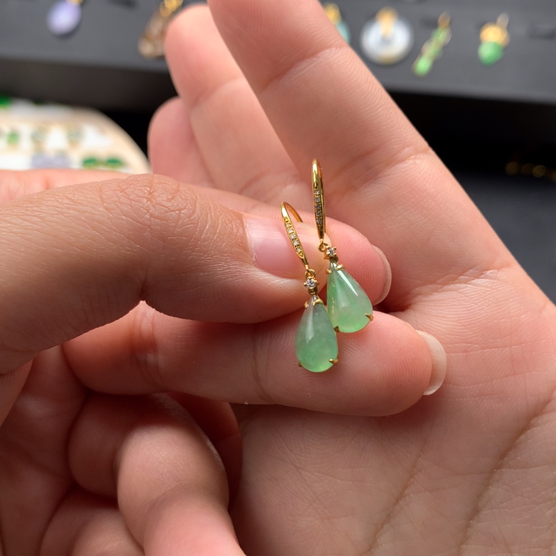 翡翠18K金镶嵌耳饰翡翠