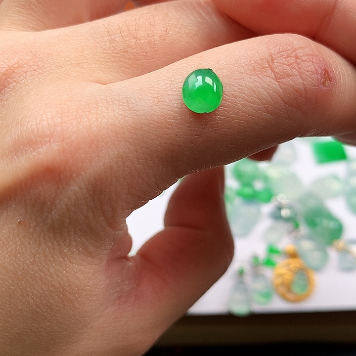 翡翠吊坠(不含链)未镶嵌蛋面