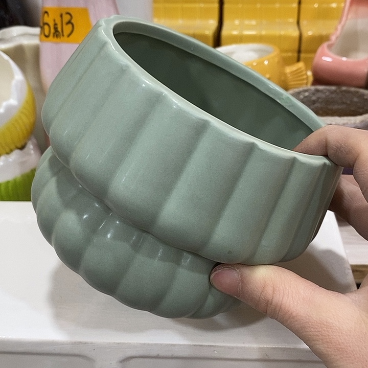 摆件陶陶盆有孔 瑕疵针孔漏釉介意勿拍外口 12外高9