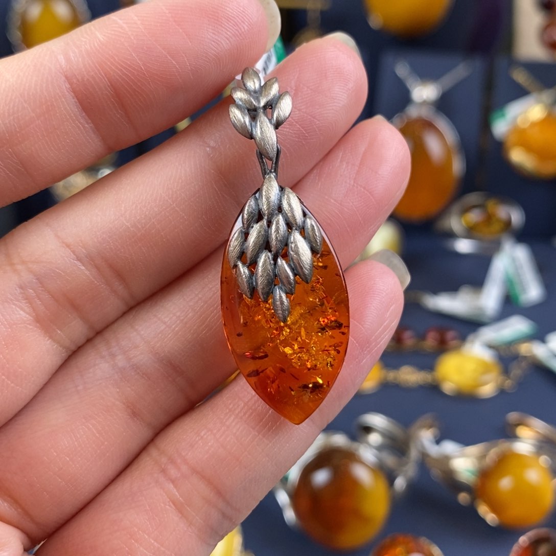 琥珀颈饰银S925镀金镶嵌