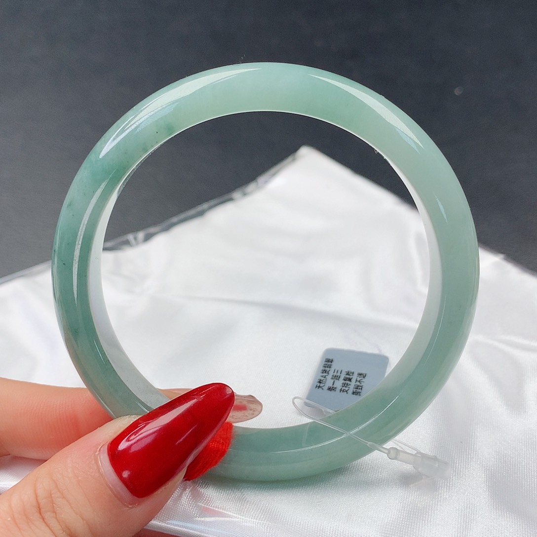 翡翠手镯未镶嵌0019正60