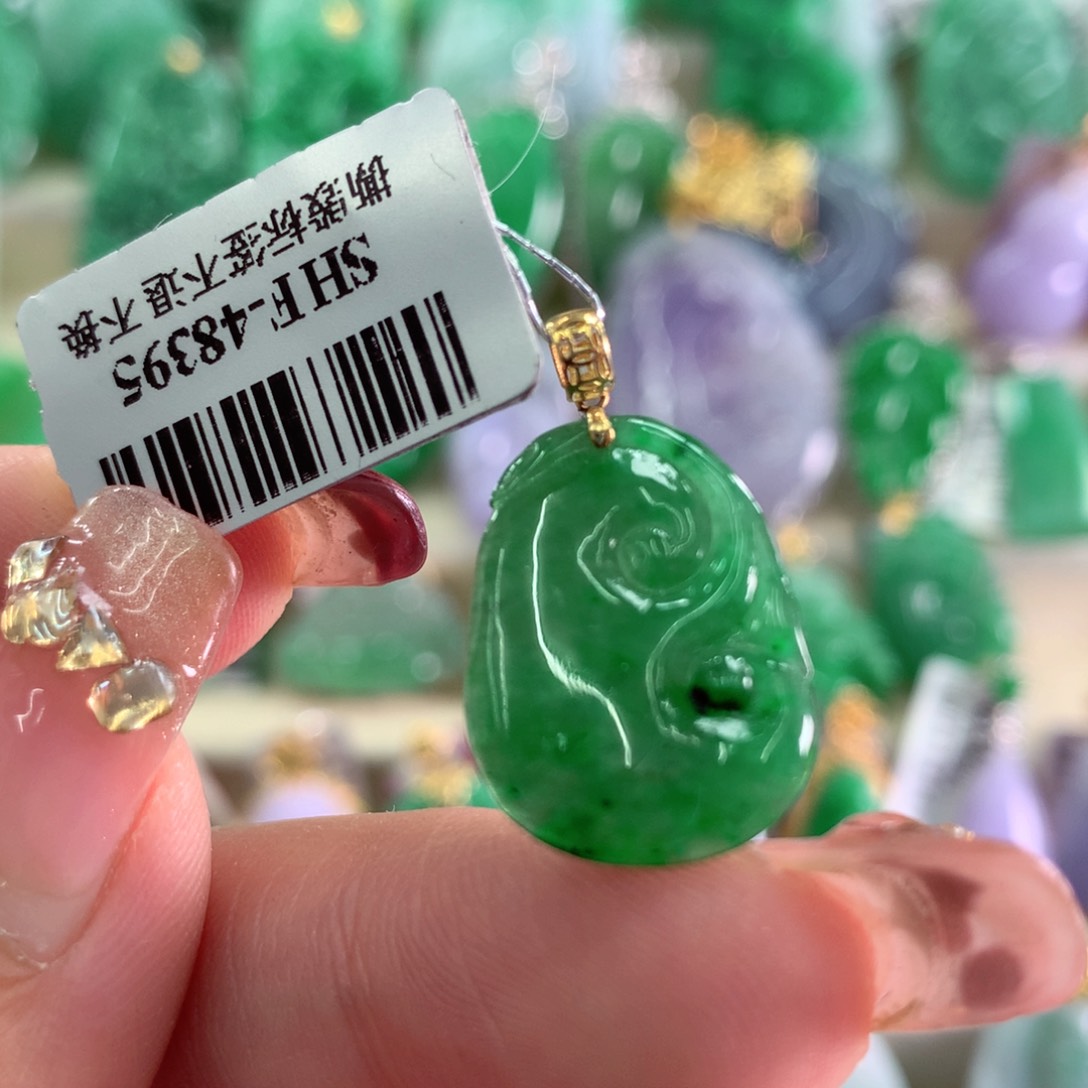 翡翠吊坠(不含链)18K金镶嵌
