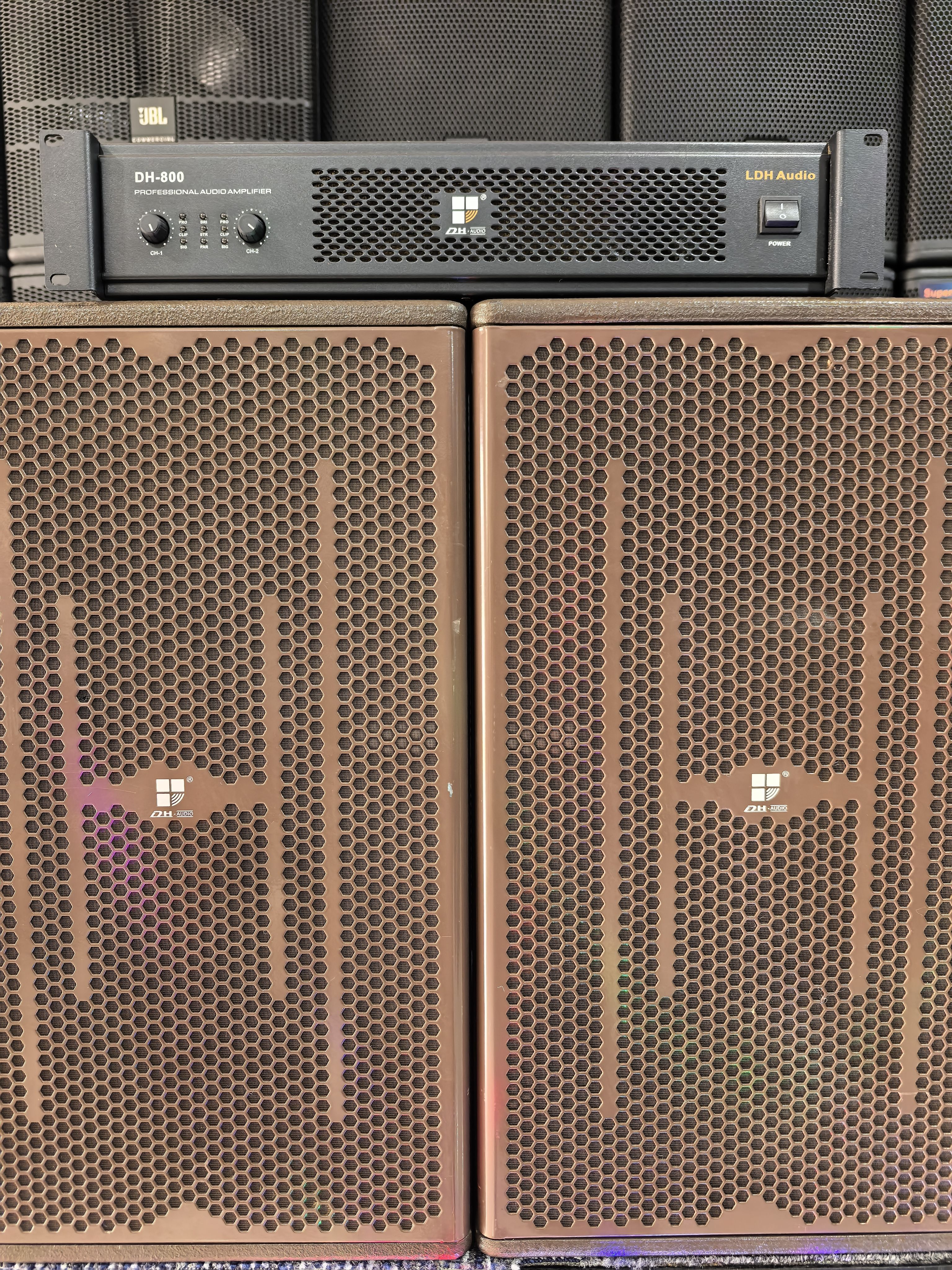 九成新专业12寸音响套装含功放机不含点歌机自付运费