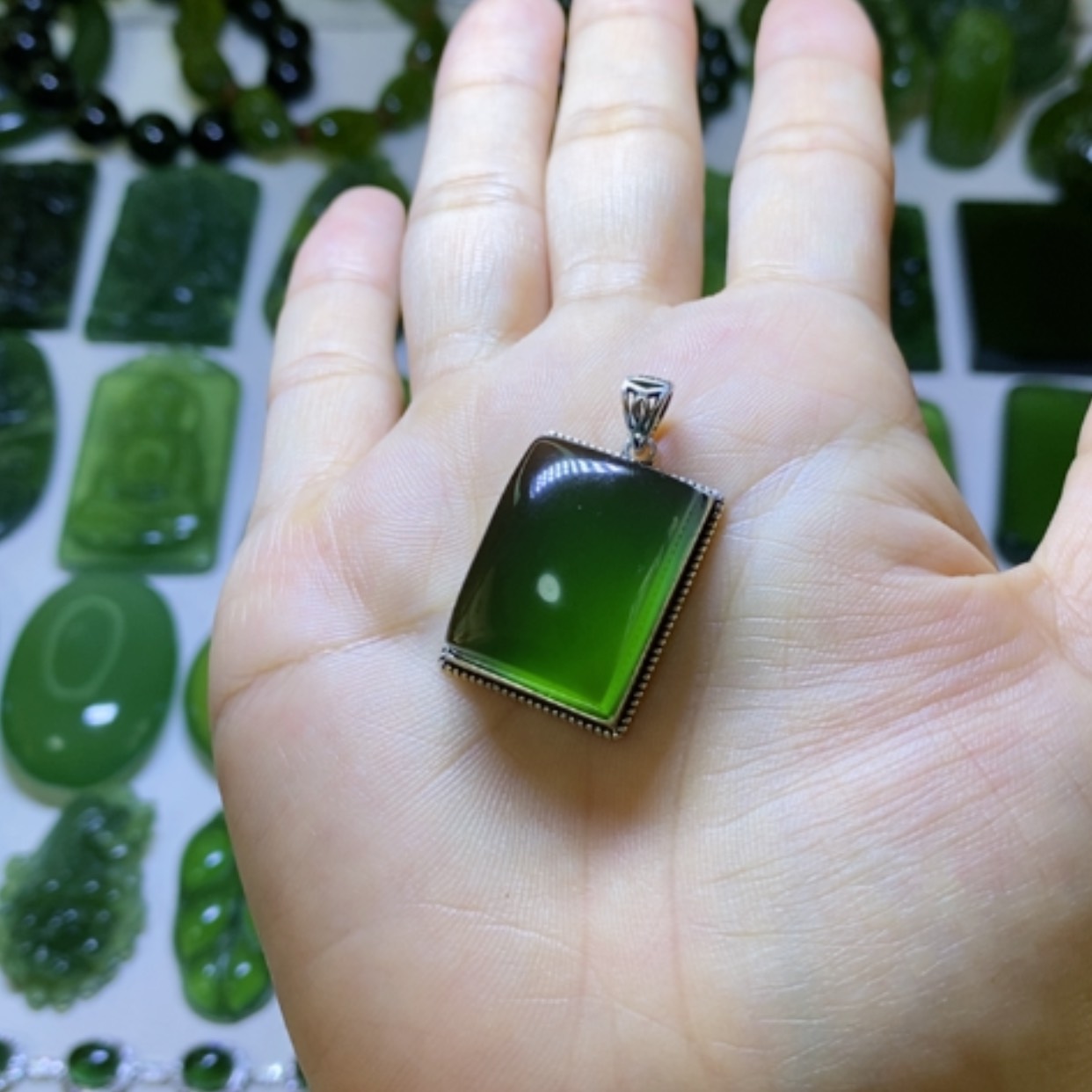 【闪购商品】蛇纹石玉颈饰银S925镶嵌紫*花