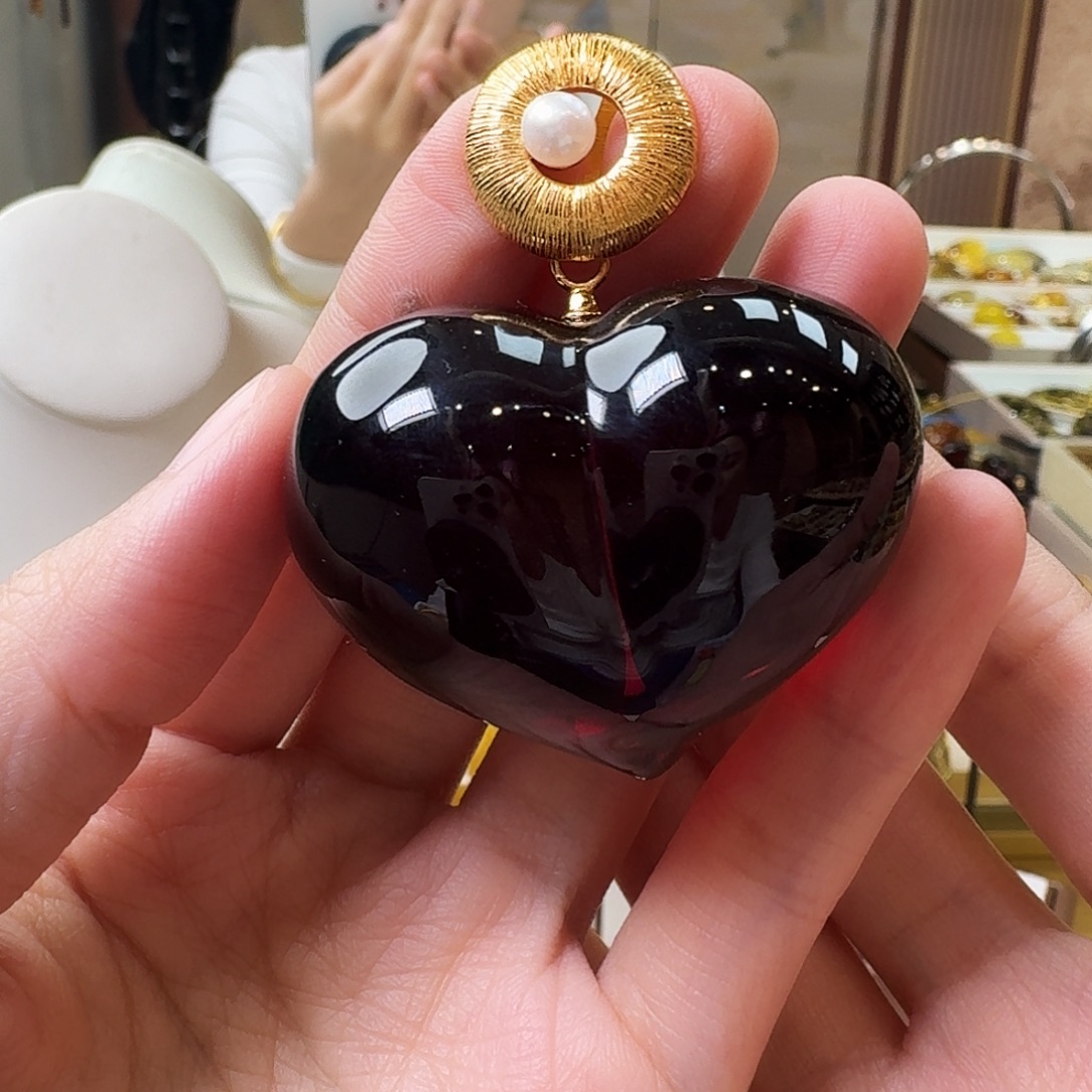 琥珀未镶嵌颈饰吊坠