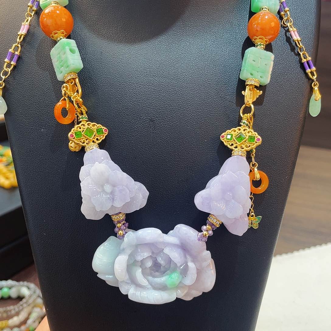 翡翠颈饰未镶嵌吊坠