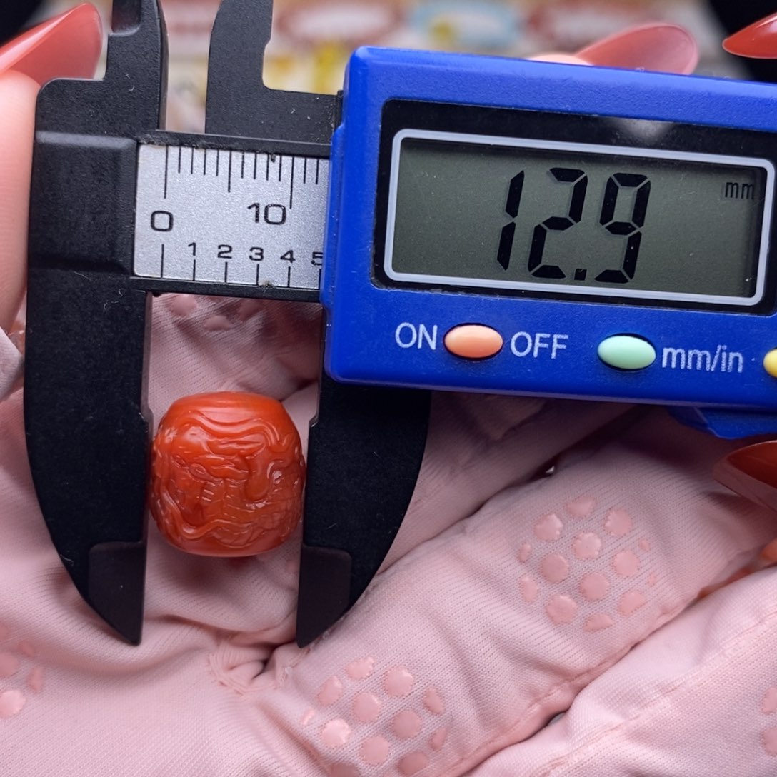 南红玛瑙配饰未镶嵌龙墩子 微瑕