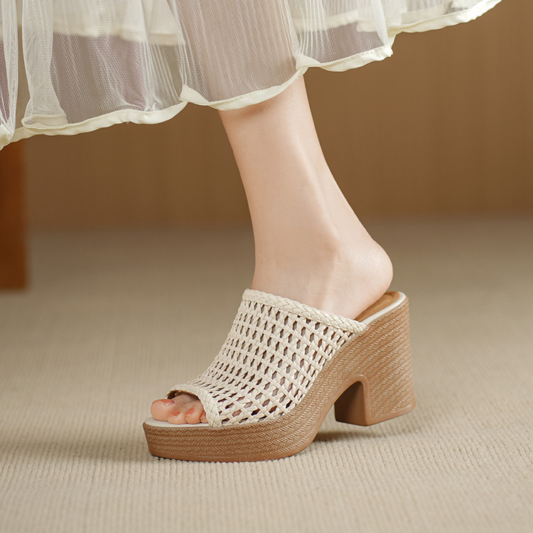 8CM 2025年夏季新款粗跟时尚百搭高跟女士厚底真皮镂空拖鞋外穿软