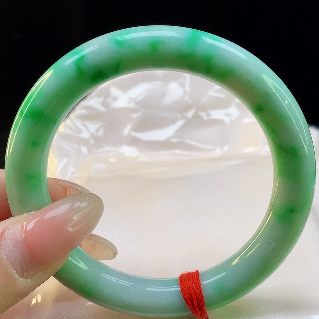 翡翠手镯未镶嵌天然翡翠1186