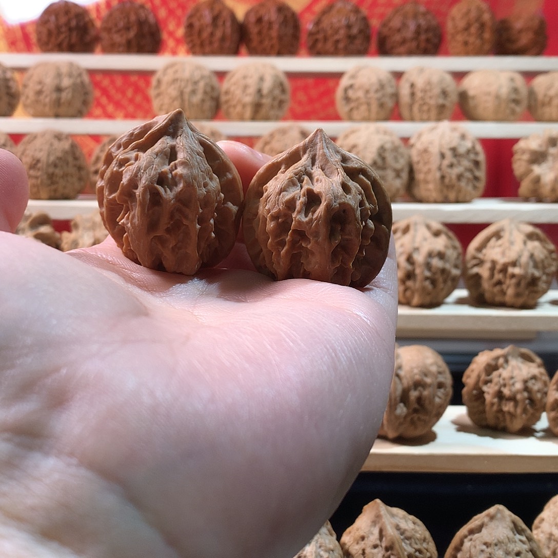 S***y核桃36曹大龙文玩核桃手把件