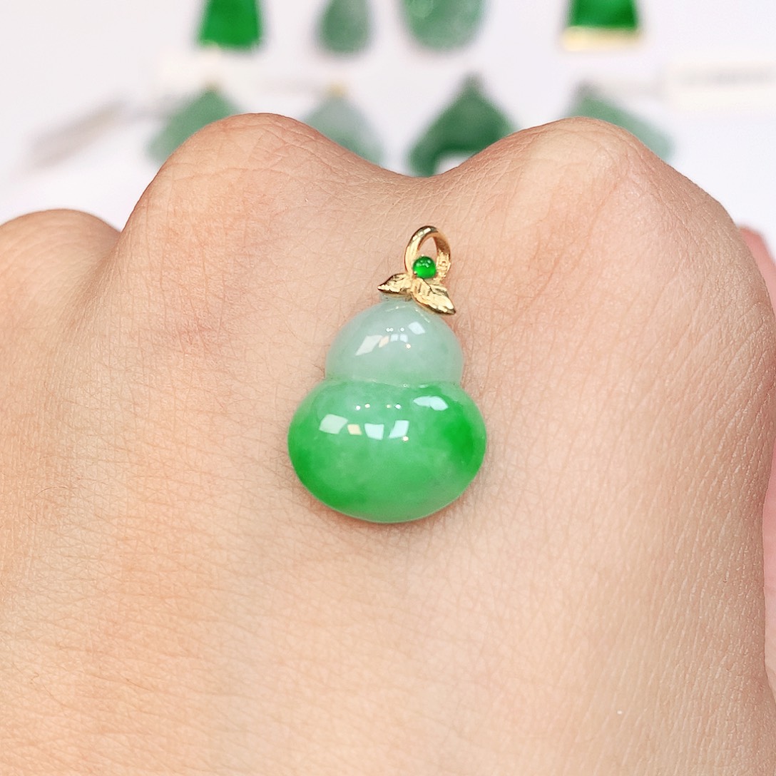 翡翠18K金镶嵌颈饰